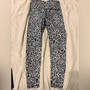 Women’s Leggings Medium Cheetah Black/Grey/White | Balance Collection